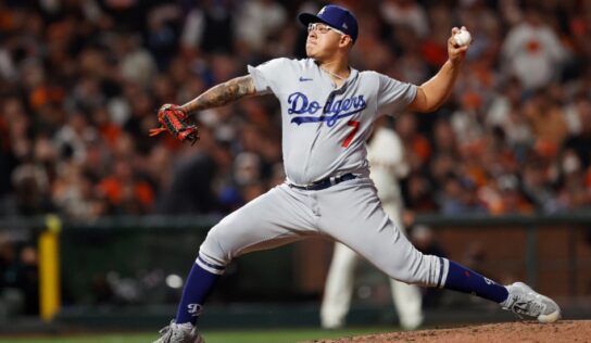 Julio Urías supera a Valenzuela en ponches durante postemporada