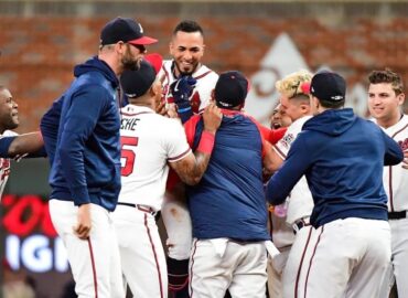 Braves gana segundo juego de la Serie de Campeonato ante los Dodgers