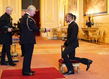 Príncipe Charles nombra caballero a Lewis Hamilton