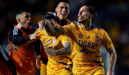 Carlos Salcedo no se ha despedido del plantel de Tigres
