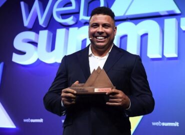 Ronaldo revela que Romario le llevó de fiesta para cansarle y quitarle sitio