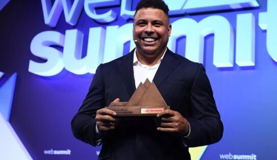Ronaldo revela que Romario le llevó de fiesta para cansarle y quitarle sitio