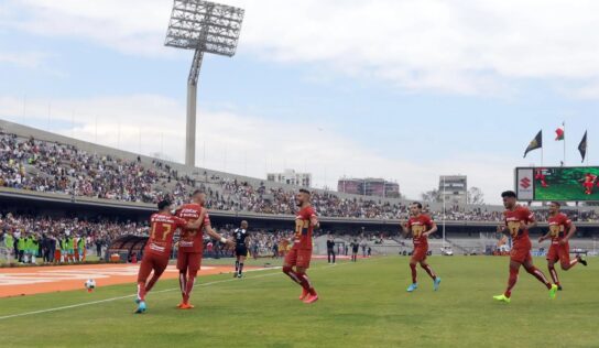 Pumas triunfa en casa con 2 goles a 1 frente al León