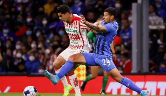 Necaxa sorprende a Cruz Azul y se lleva el triunfo del Azteca
