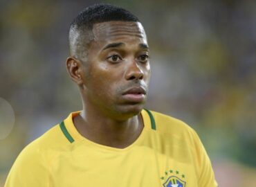 Tiene Robinho orden internacional de detención