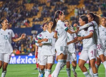 Tri Femenil con baile regio en el ‘Volcán’