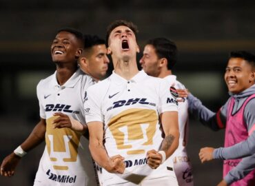 Pumas golean al Saprissa y avanzan a los cuartos de final