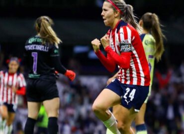 Doblete de Alicia Cervantes y Chivas Femenil se lleva el Clásico ante América