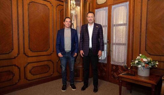 Gobierno de Querétaro presenta dos propuestas para mantener a Gallos Blancos en el estado