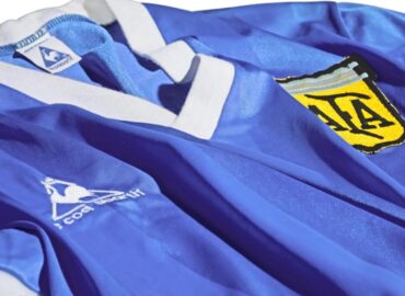 Subastarán camiseta con la que Maradona hizo historia en México 1986